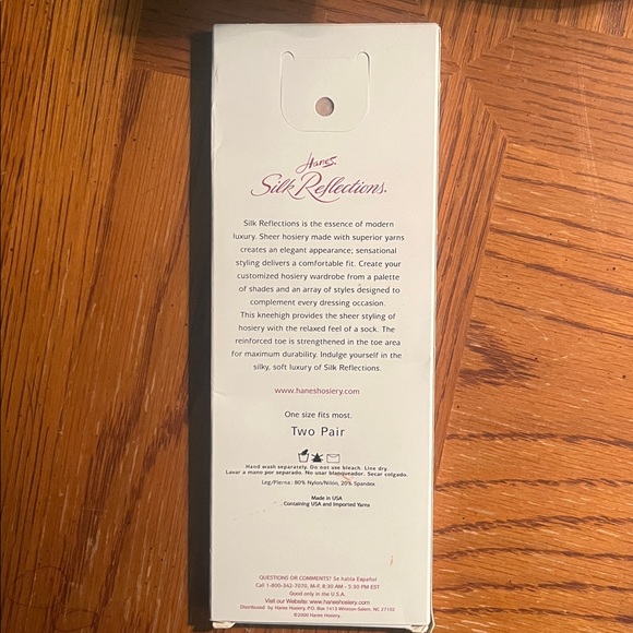 Hanes Silky Sheer Knee Highs - Travel Buff - Picture 3 of 4